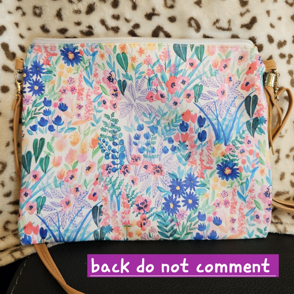 Cream and Blue Crossbody Bag with Watercolor Floral Design - Picture 2 of 3